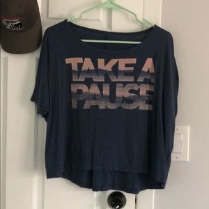 2 for $20 Lucy flowy crop sz med